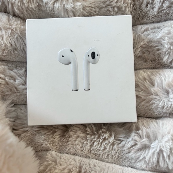 Apple AirPods Wireless Earbuds